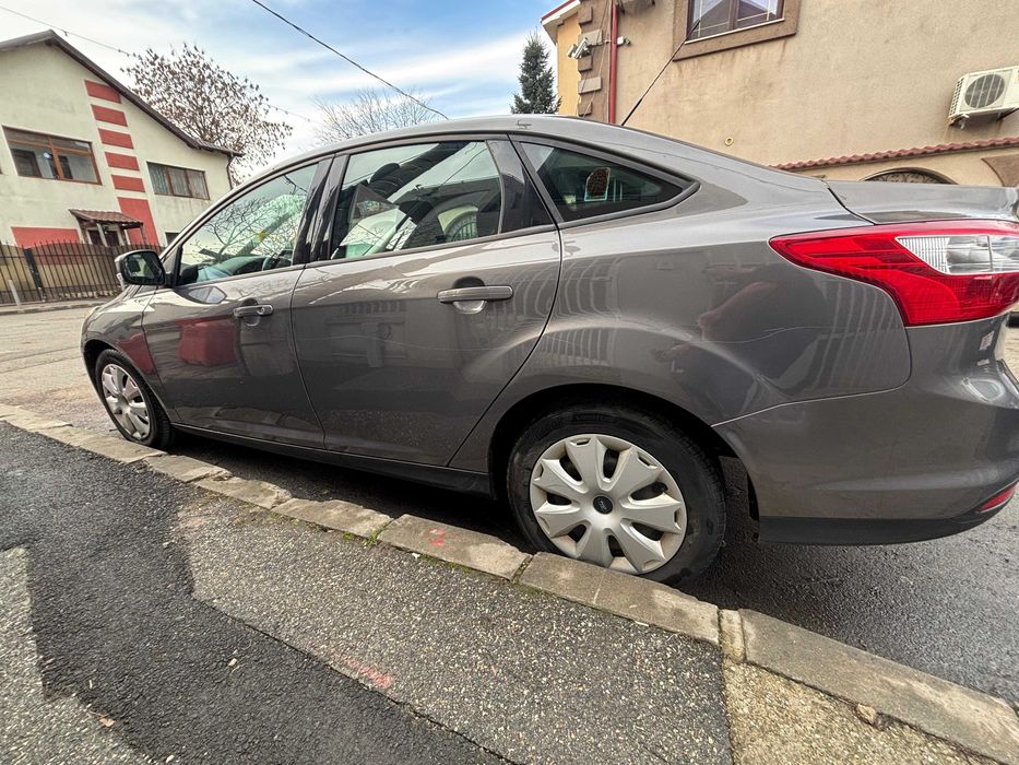 FORD Focus 2012 — imagine 5