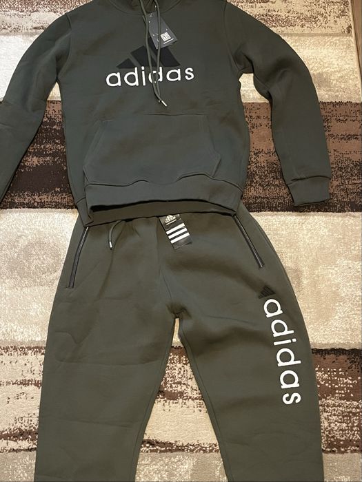 Trening Adidas ORIGINAL NOU (cu etichetă) M