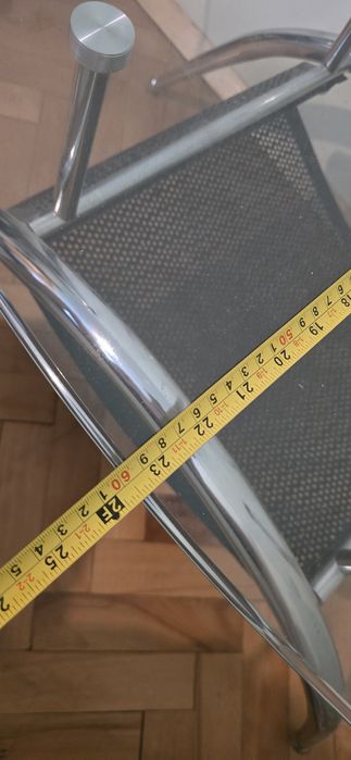 Стъклена хола маса