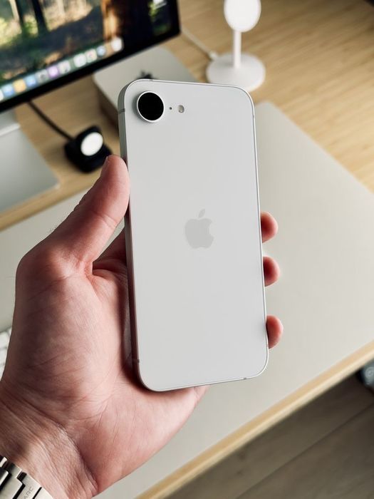 iPhone 16 e 128gb White