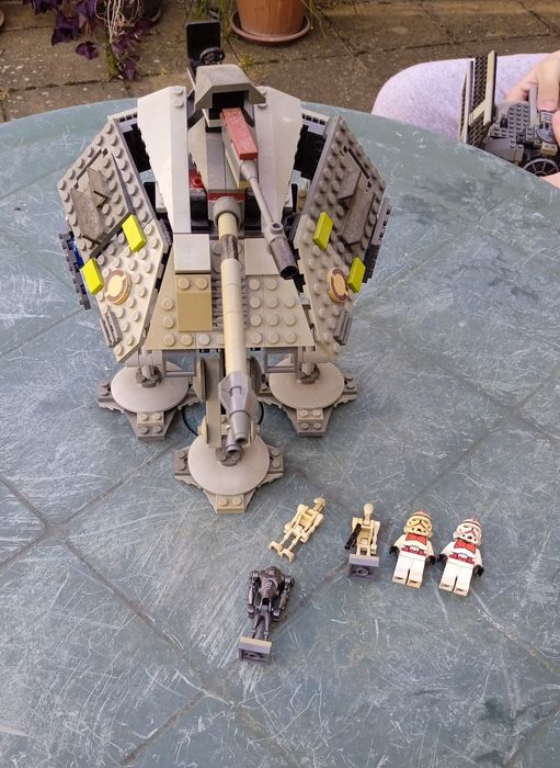 Оригинален Star Wars AT-AP Walker 7671 пълен
