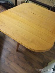 Продаем стол книжку, дерево