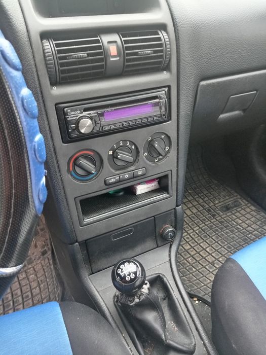 Vand opel astra G .1,6 benzina anv2001 -AC stare bună  ofer fiscal