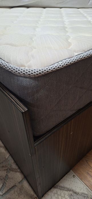 Продам 2х спальную кровать