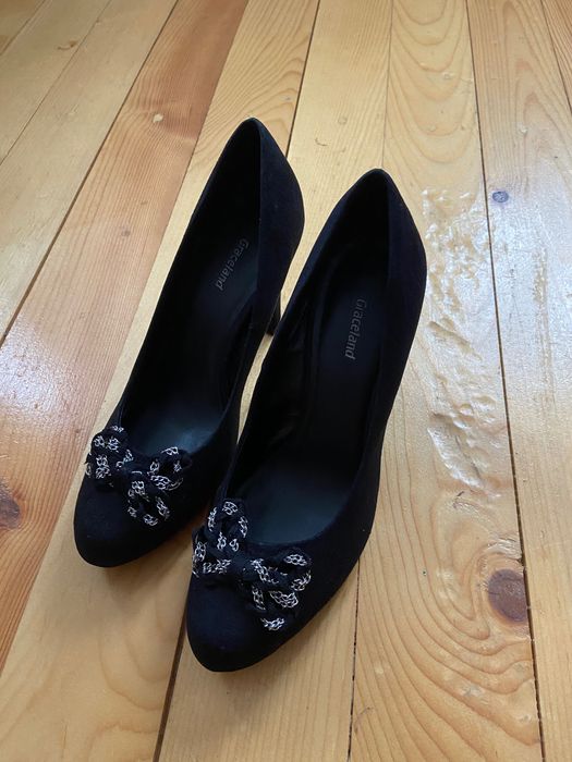 Обувки с висок дебел ток и боти 38н. И нисък ток