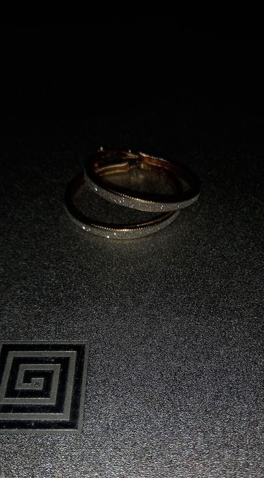 Продам новые серьги.