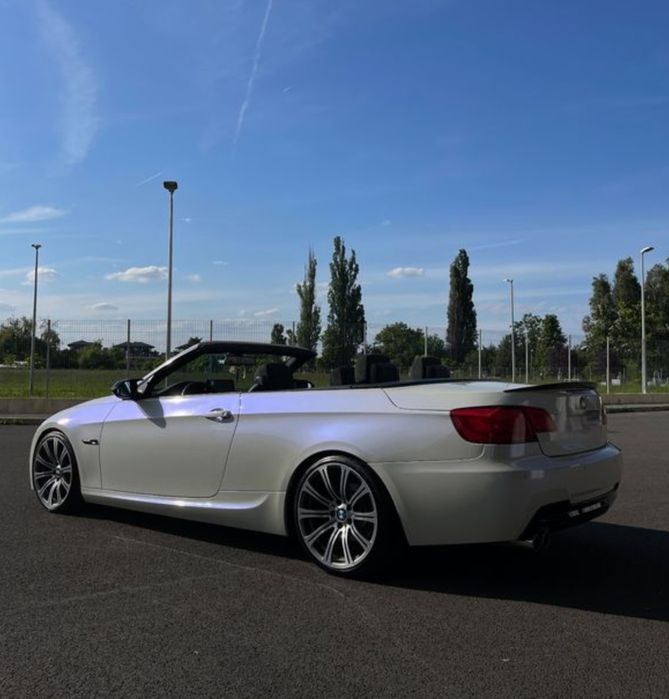BMW Seria 3 Cabrio E93  2008, Alb Perlat, Pachet M, 124.000 km reali,