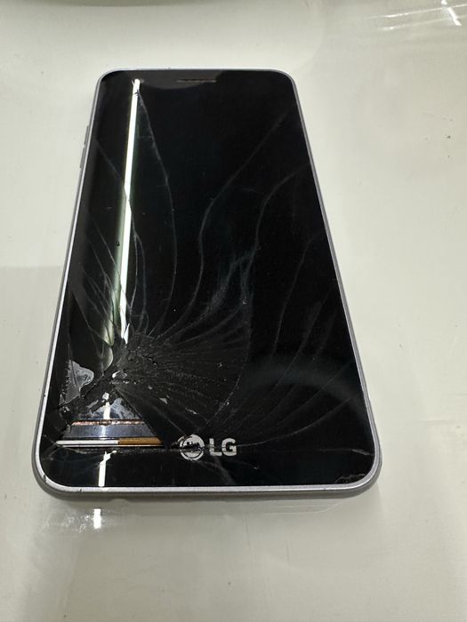 Продавам LG K4.
