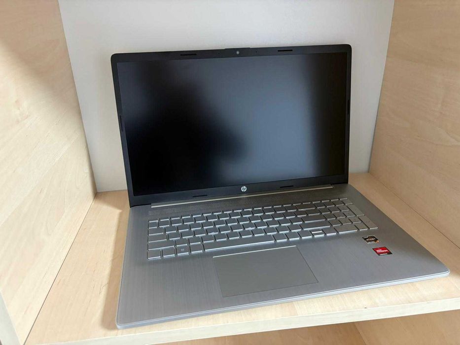 Laptop HP 17-cp0081 AMD Ryzen 3 5300u SSD 512 RAM 8GB * devicexchange