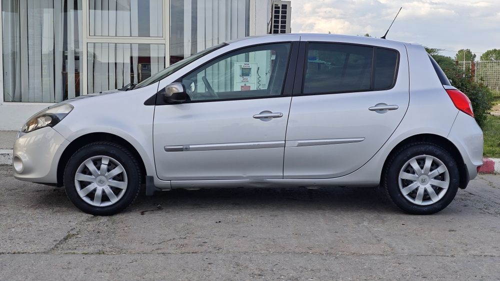 Renault Clio 2012, benzina