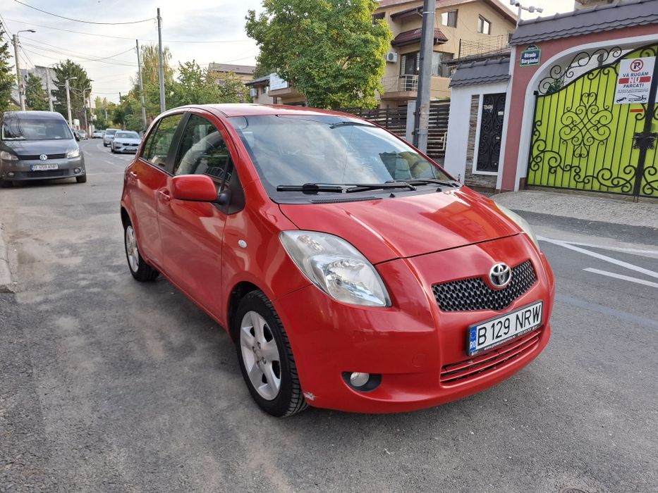 TOYOTA Yaris