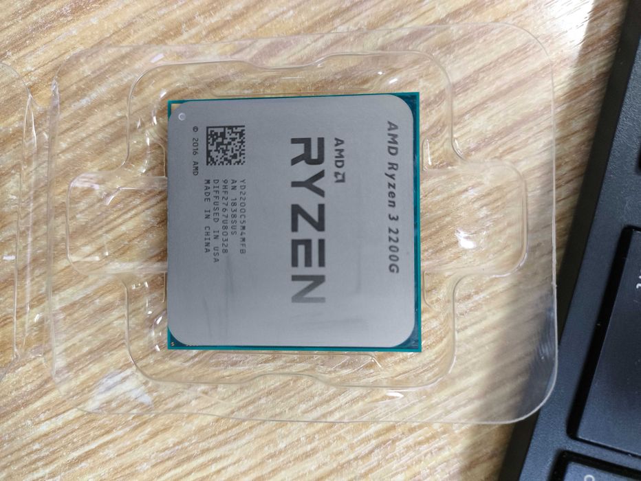 Процессор AMD Ryzen 3 2200G