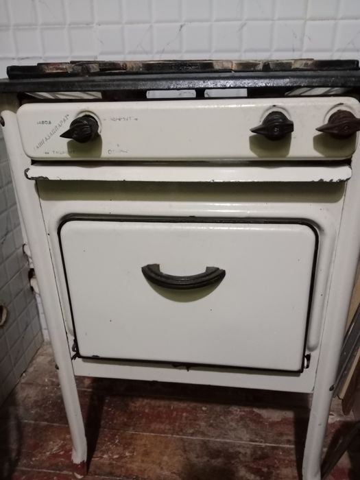 Продаю газ плиту