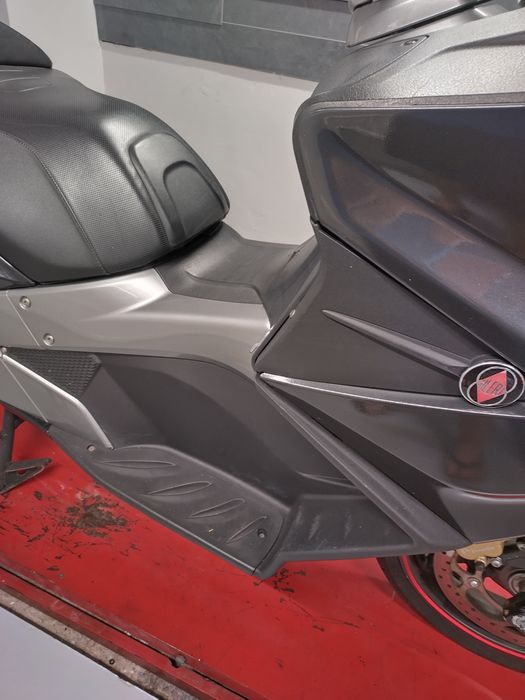 Gilera gp800 скутер