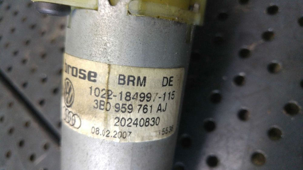 Motoras reglaj scaun stanga fata skoda superb 1022184997115 3b0959761aj