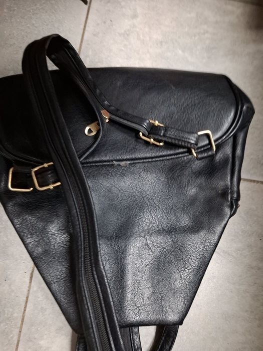 Дамски .  раници