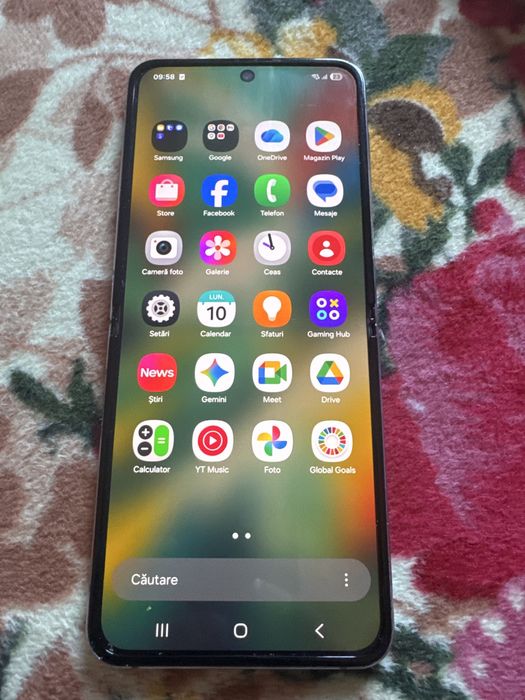Samsung  galaxi z flip 4 .                     ,