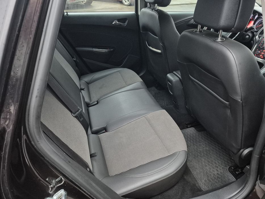 Opel Astra J 1,7 Cdti Anul 2013/(3.400Euro)5... înmatriculată