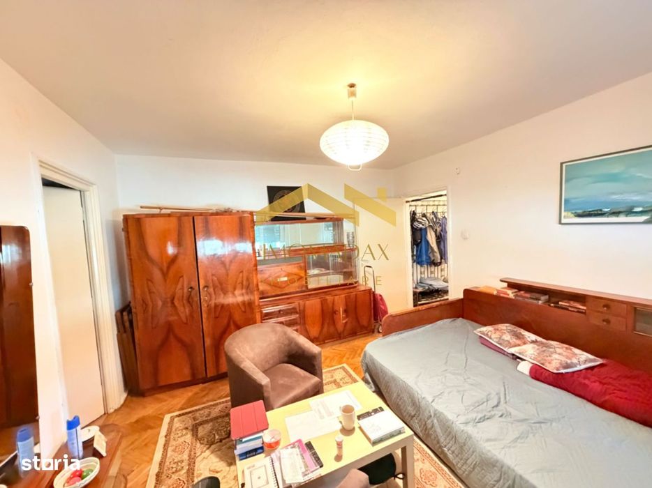 Piata 700- 2 camere- Centrala proprie