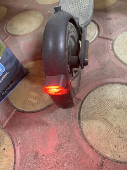 Trotineta Xiaomi Mi Essential