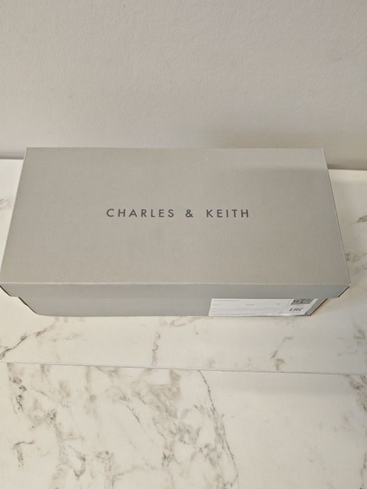 Босоножки Charles keith