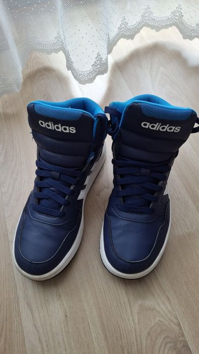 Adidași, Mărime 38