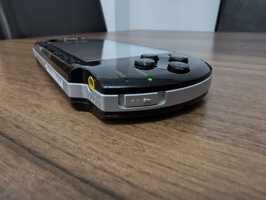 PSP 3004, accesorii, card 64gb, fara UMD