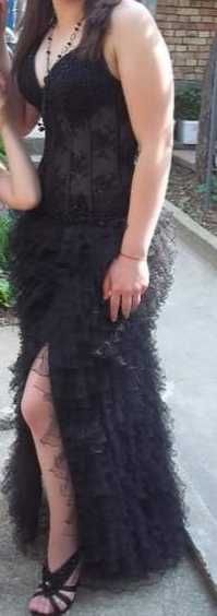 Абитюриенска рокля