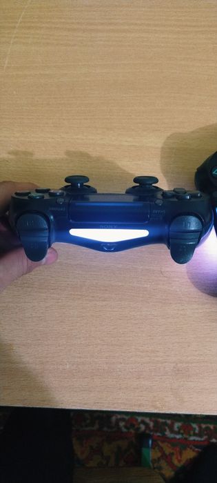 Sony josticklar sotiladi 2 ta