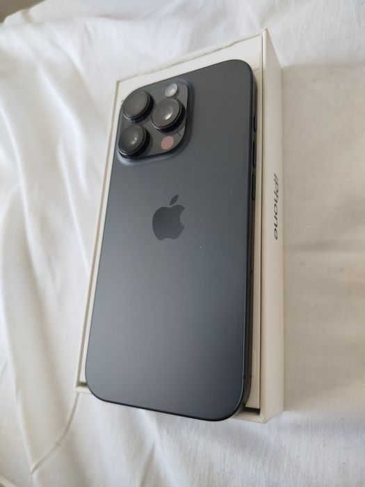 Продаю Айфон 16 ПРО