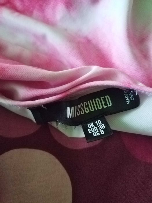 Costum de baie, intreg, alb cu roz, abstract! Missguided! EUR 38/UK 10
