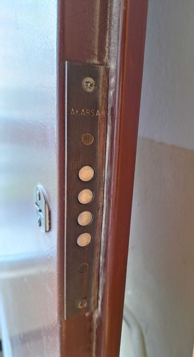 Входна метална врата