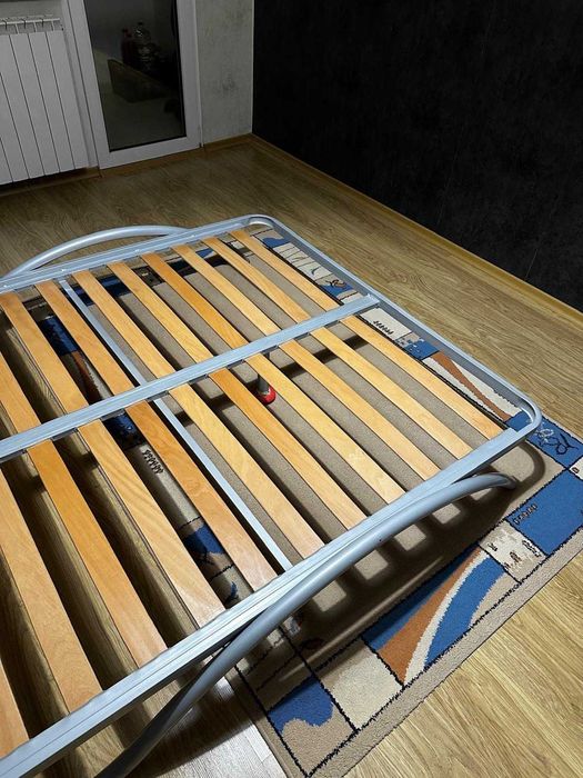 МЕТАЛНО легло спалня с подматрачна рамка 140/200