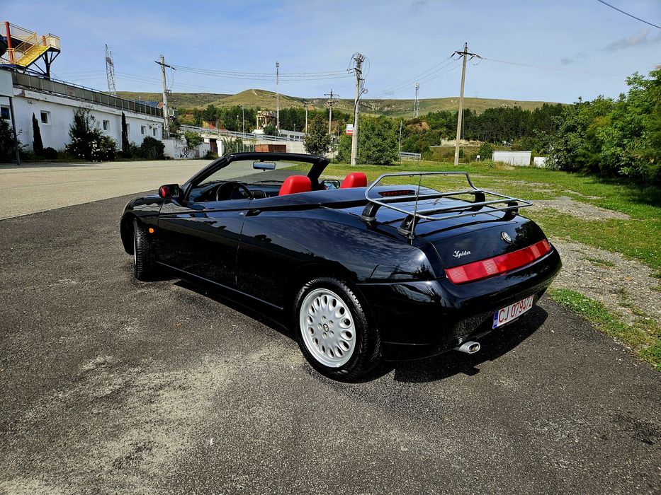 Alfa Romeo Spider 916
