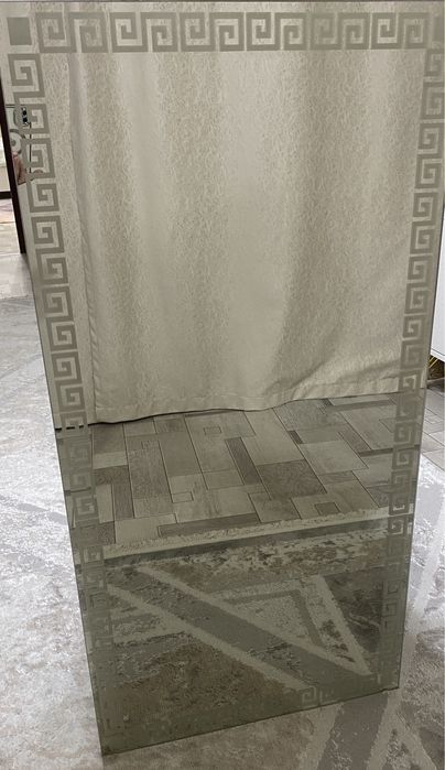 Продам зеркало навесное