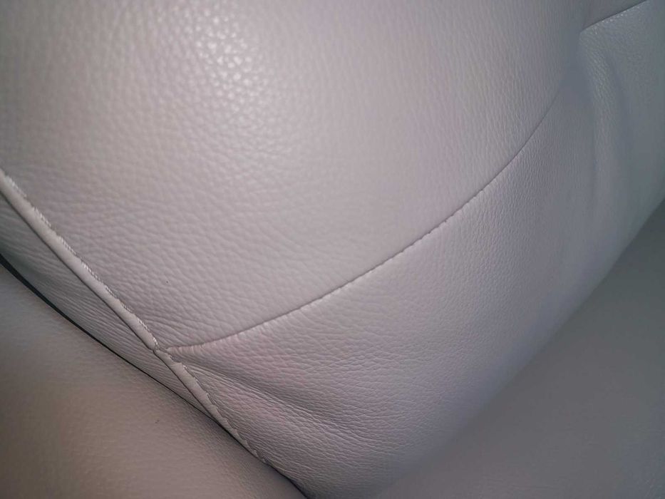 Светло сив комплект кожени дивани двойка и тройка Loreto с ел. релакс