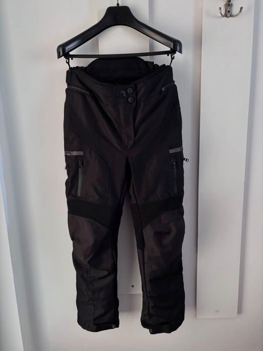 Vând costum moto dama de textil in stare perfectă