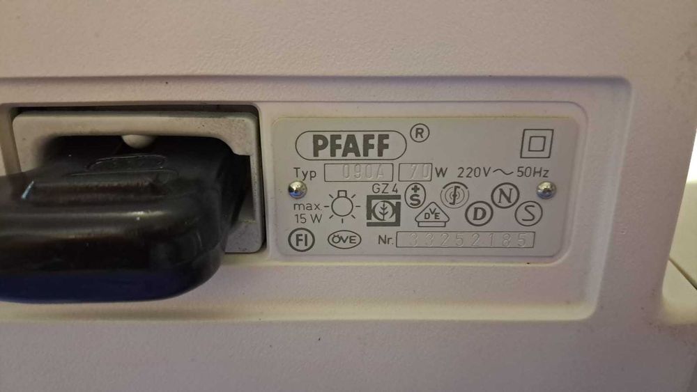 Mașină de cusut nemțească