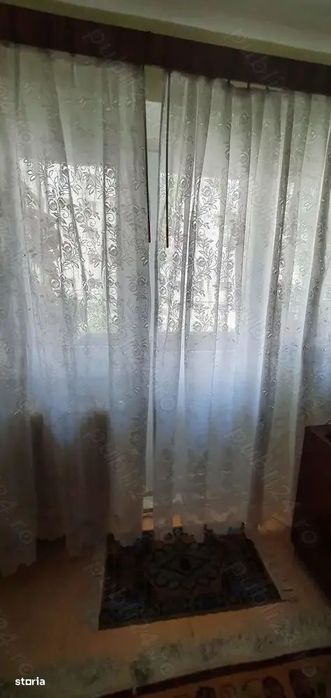 De vânzare apartament 3 camere decomandat