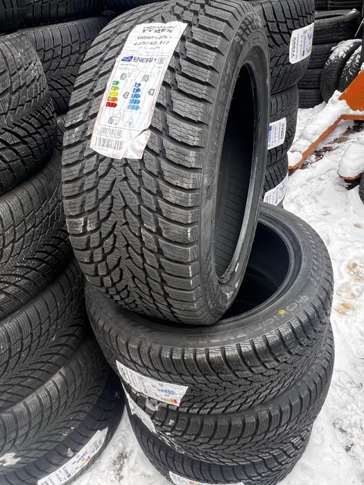 235 45 17 Nokian Snowproof 1 / Vulcanizare Non Stop