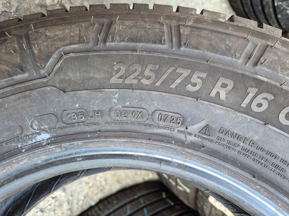 2 Anvelope de VARA - 225/75/16C - Michelin - Stare F BUNA - DOT 2025