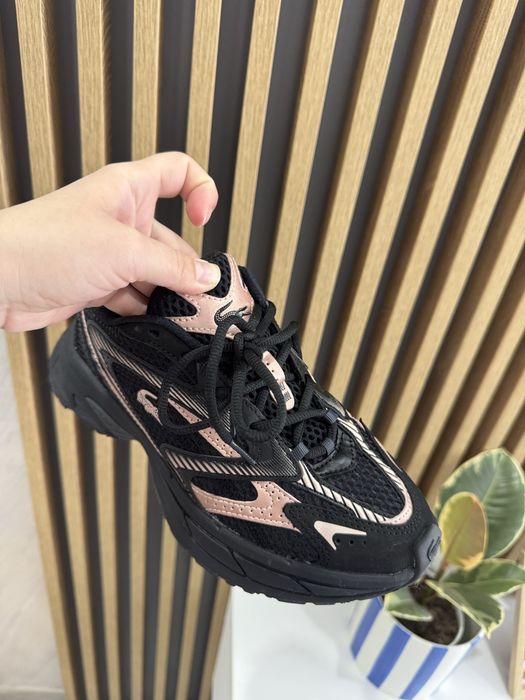 Маратонки Lacoste