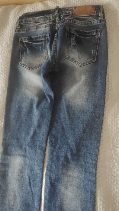 Джинсы STEERING рваные