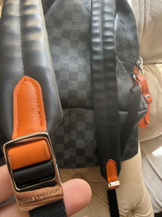 Louis vuitton оригинална раница с минимална забележка!