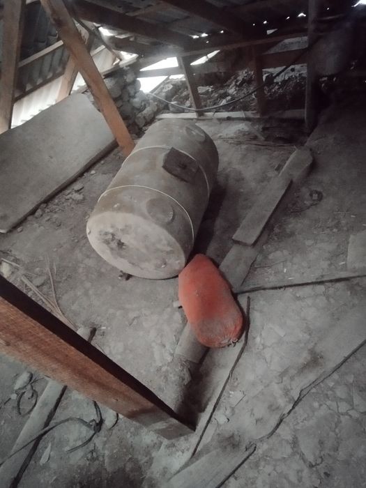 Старые доски железные шифер бочка и много других вещей продаётся