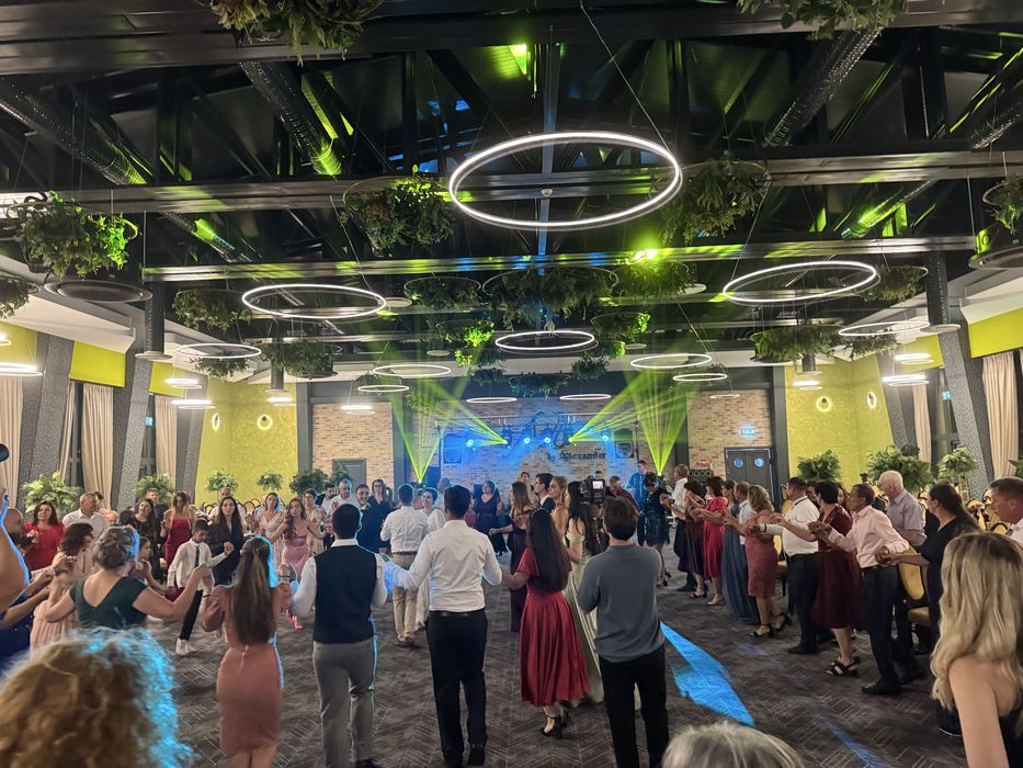 Sistem de sonorizare/schela lumini/masini de fum verticale/hazer