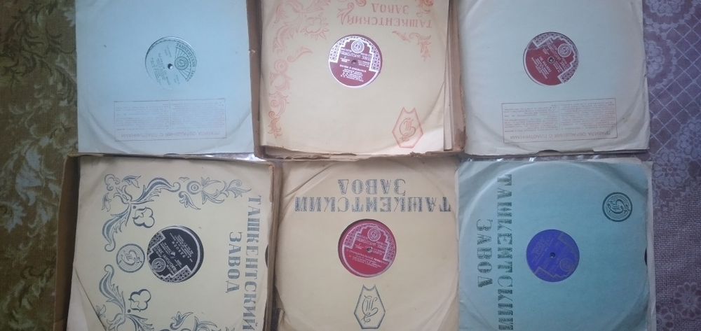 Продаются старинные пластинки. 50х, 60х. годов. Цена договорная.