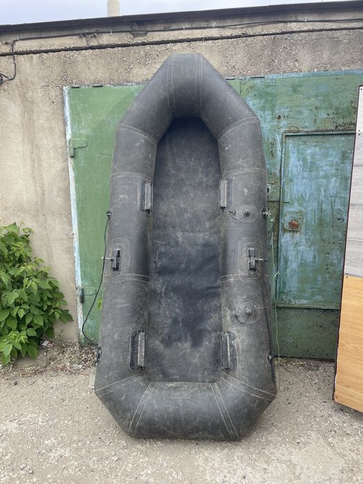 Продам лодку 2х местную