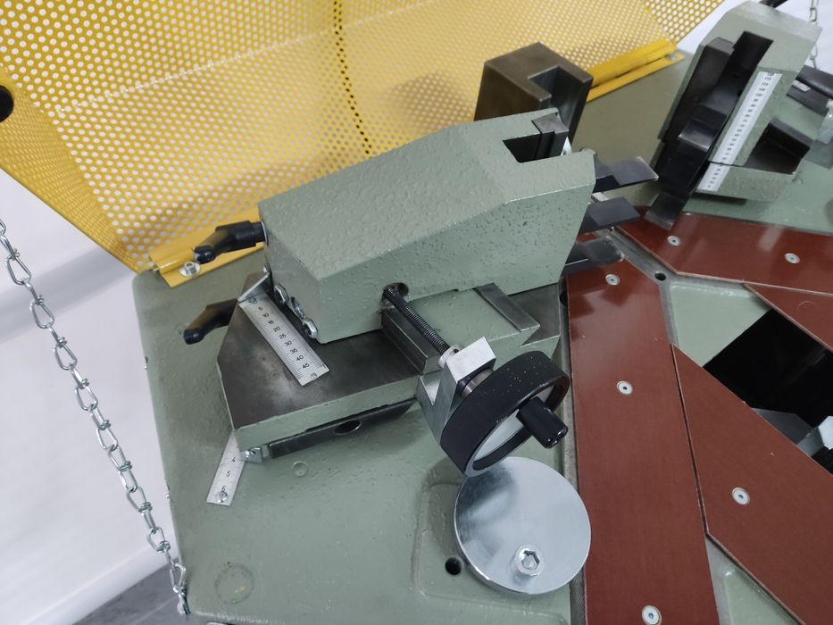 Автоматична ъглонабивна PRESSTA EISELE 2000 с двойна регулируема глава