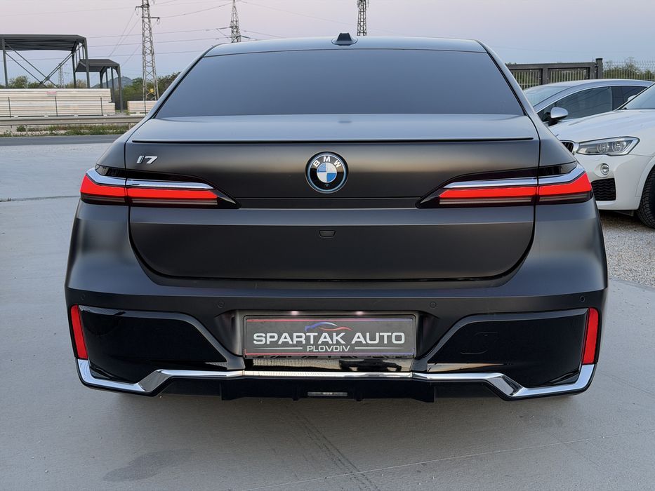 BMW i7 * 2023г* 127.000КМ* ТОП* FULL MAXX* Сервизна истор